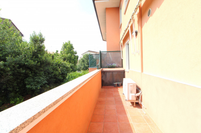 MONSELICE: scopri questo incantevole appartamento duplex situato nella tranquilla e ricercata zon...