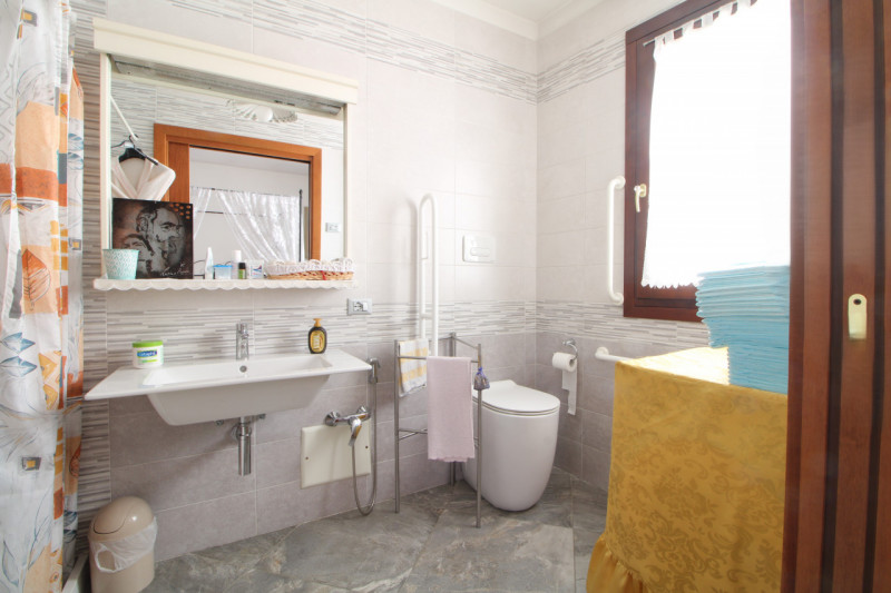 MONSELICE: nel quartiere di Costa Calcinara, in una zona comoda a tutti i servizi, si propone app...