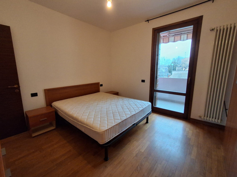 MONSELICE: in contesto tranquillo e comodo al centro del paese, appartamento al primo piano arred...