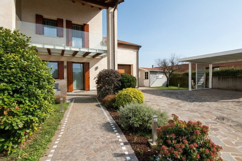 MONSELICE: nel cuore di Monticelli, una delle aree più tranquille e apprezzate del comune di Mons...