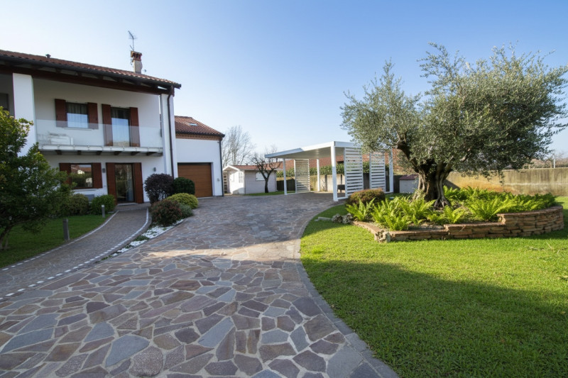 MONSELICE: nel cuore di Monticelli, una delle aree più tranquille e apprezzate del comune di Mons...