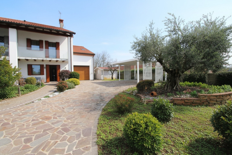 MONSELICE: nel cuore di Monticelli, una delle aree più tranquille e apprezzate del comune di Mons...