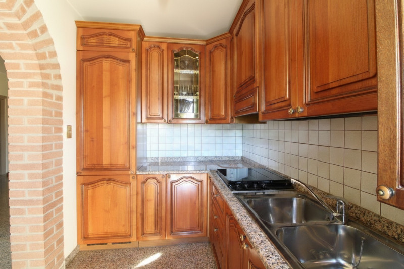 PERNUMIA: in una zona residenziale tranquilla e ben servita, proponiamo in vendita splendida porz...