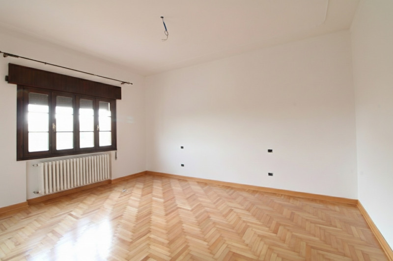 PERNUMIA: in una zona residenziale tranquilla e ben servita, proponiamo in vendita splendida porz...