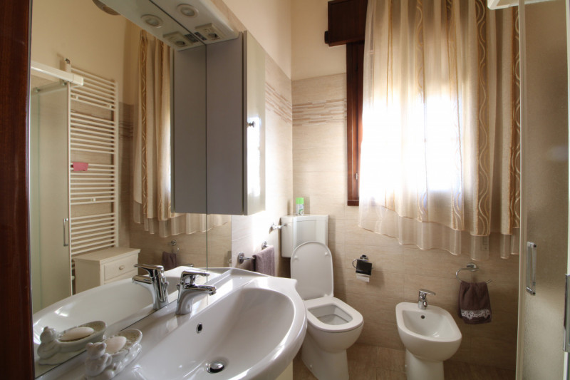 PERNUMIA: in una zona residenziale tranquilla e ben servita, proponiamo in vendita splendida porz...