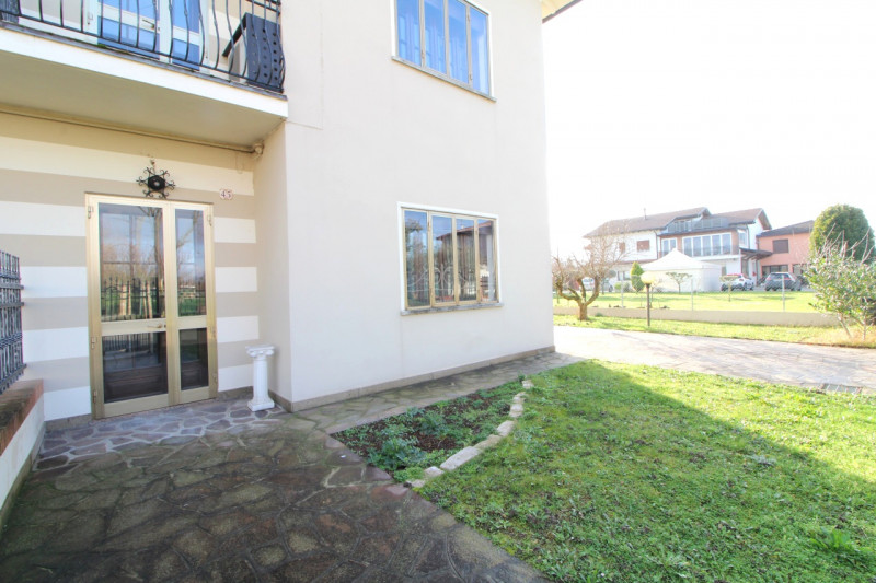 PERNUMIA: in una zona residenziale tranquilla e ben servita, proponiamo in vendita splendida porz...