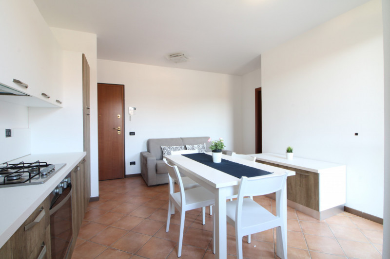 PERNUMIA: si propone appartamento arredato con garage. L'alloggio è ubicato in un contesto reside...