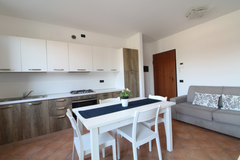 PERNUMIA: si propone appartamento arredato con garage. L'alloggio è ubicato in un contesto reside...