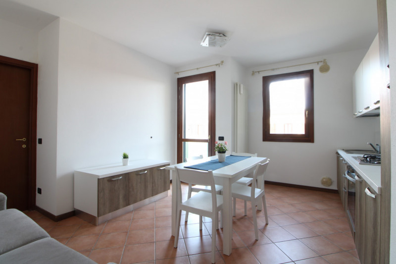 PERNUMIA: si propone appartamento arredato con garage. L'alloggio è ubicato in un contesto reside...