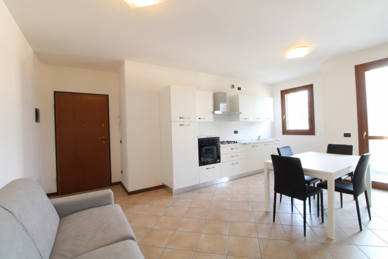 PERNUMIA: Proponiamo un appartamento situato all'ultimo piano, con ascensore, di un edificio cost...