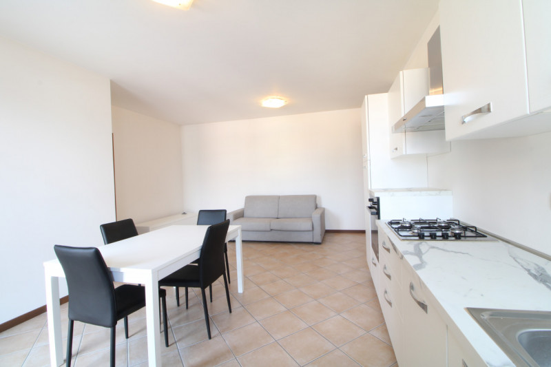 PERNUMIA: Proponiamo un appartamento situato all'ultimo piano, con ascensore, di un edificio cost...