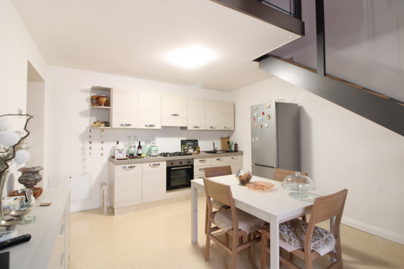 Scopri un'opportunità unica di vivere nel centro storico di Monselice! Questo affascinante appart...