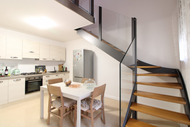 Scopri un'opportunità unica di vivere nel centro storico di Monselice! Questo affascinante appart...