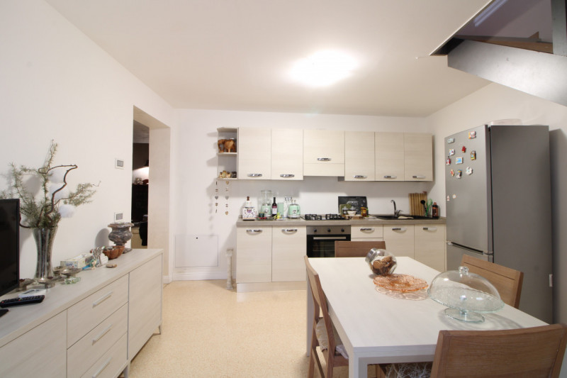 Scopri un'opportunità unica di vivere nel centro storico di Monselice! Questo affascinante appart...