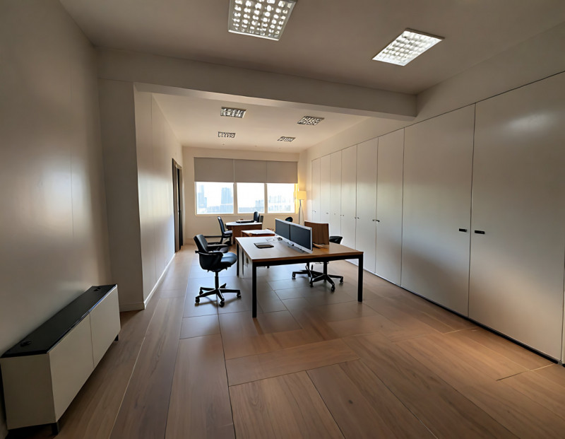 (Per INFO Stefania 3409601861) Affittasi ufficio direzionale di ampia metratura, in zona industri...