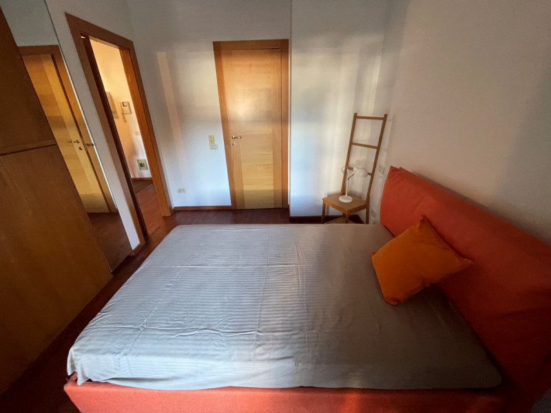 VICENZA OVEST - ZONA INTERNA: MINI APPARTAMENTO COMPLETAMENTE ARREDATO CON TERRAZZA E POSTO AUTO ...