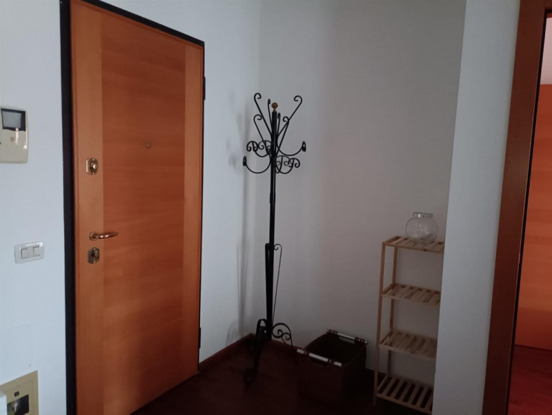 VICENZA OVEST - ZONA INTERNA: MINI APPARTAMENTO COMPLETAMENTE ARREDATO CON TERRAZZA E POSTO AUTO ...