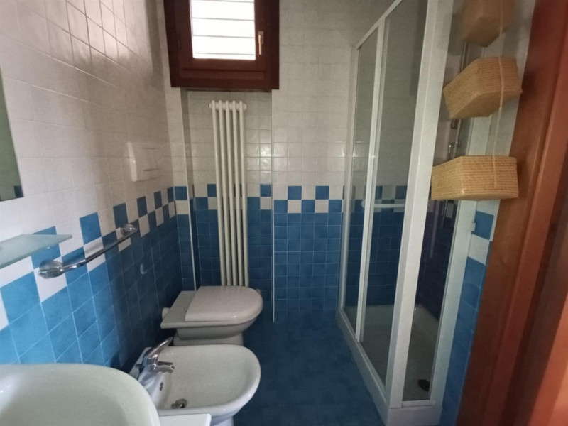 VICENZA OVEST - ZONA INTERNA: MINI APPARTAMENTO COMPLETAMENTE ARREDATO CON TERRAZZA E POSTO AUTO ...