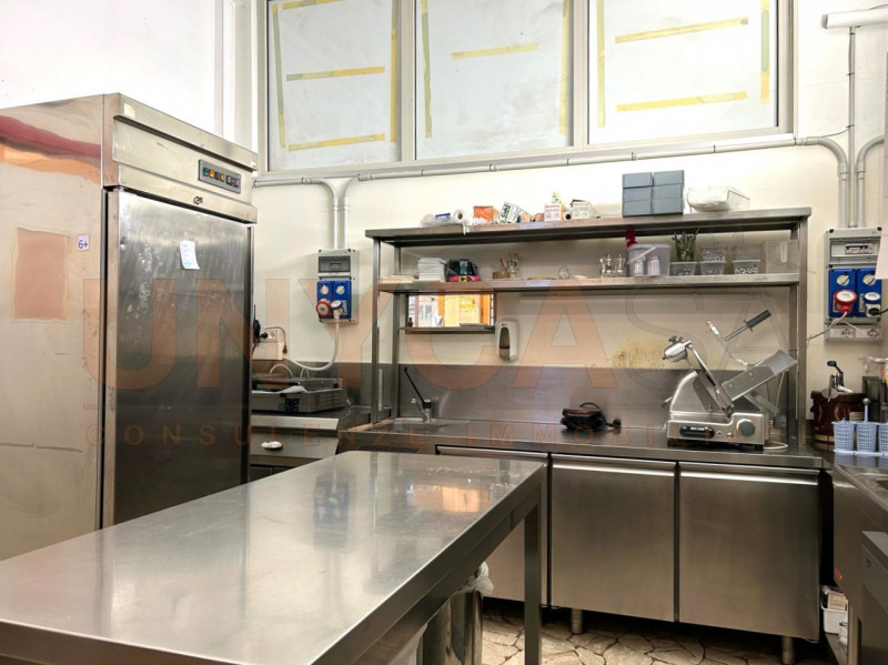 MONTEGALDA: DISPONIBILE DA SUBITO - ampio locale commerciale situato al piano terra.
La soluzione...