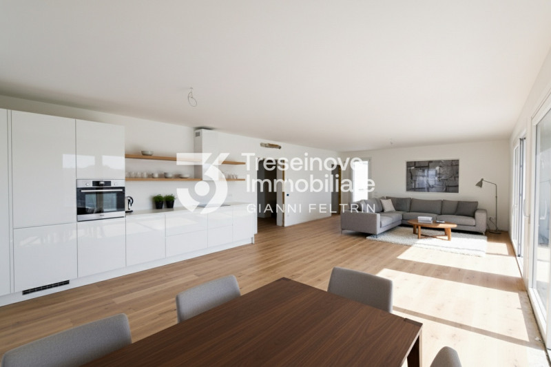 (Per INFO Feltrin ing. Gianni 3288349492) Proponiamo in vendita elegante attico di nuova costruzi...