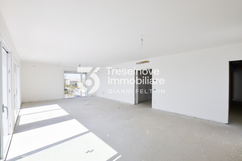 (Per INFO Feltrin ing. Gianni 3288349492) Proponiamo in vendita elegante attico di nuova costruzi...