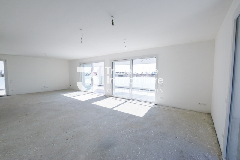 (Per INFO Feltrin ing. Gianni 3288349492) Proponiamo in vendita elegante attico di nuova costruzi...