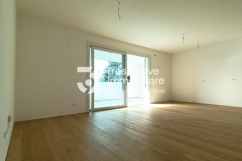 (Per INFO Feltrin ing. Gianni 3288349492) Proponiamo in vendita elegante attico di nuova costruzi...