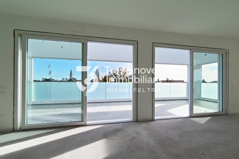 (Per INFO Feltrin ing. Gianni 3288349492) Proponiamo in vendita elegante attico di nuova costruzi...