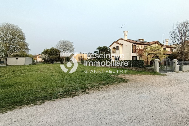 (Per INFO Feltrin ing. Gianni 3288349492) Proponiamo in vendita lotto di terreno edificabile in u...