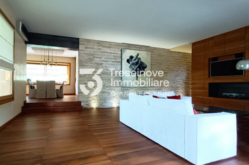 (Per INFO Feltrin ing. Gianni 3288349492) Proponiamo in vendita meravigliosa villa di design cont...