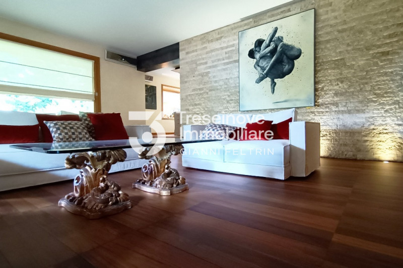 (Per INFO Feltrin ing. Gianni 3288349492) Proponiamo in vendita meravigliosa villa di design cont...