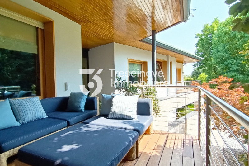 (Per INFO Feltrin ing. Gianni 3288349492) Proponiamo in vendita meravigliosa villa di design cont...