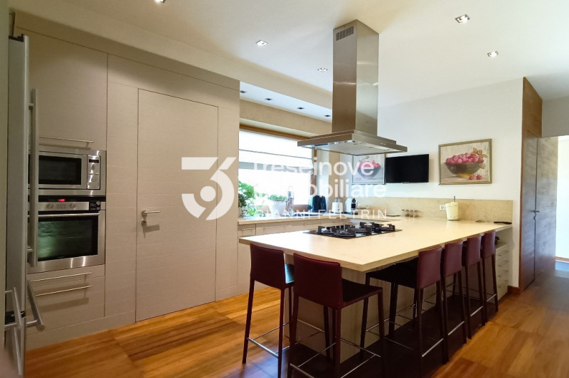 (Per INFO Feltrin ing. Gianni 3288349492) Proponiamo in vendita meravigliosa villa di design cont...