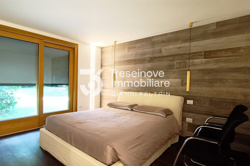 (Per INFO Feltrin ing. Gianni 3288349492) Proponiamo in vendita meravigliosa villa di design cont...