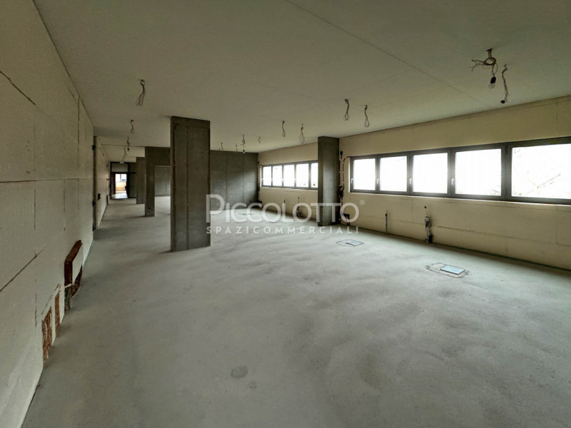 Rif. A5217 - Uffici disponibili in locazione, situati a soli 10 minuti da Asolo.

Gli uffici con ...