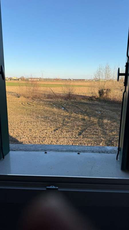 Camisano, immersa nel verde, vendesi tipica casa rurale ristrutturata completamente a nuovo e mai...