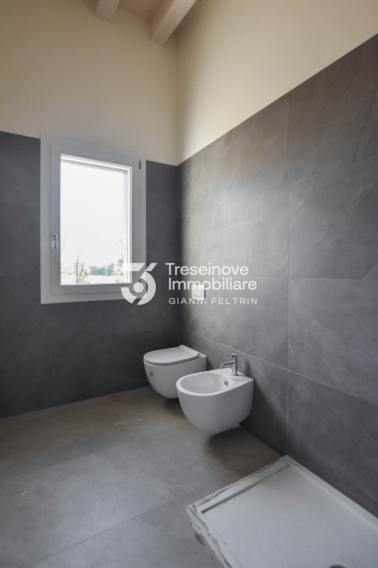 (Per INFO Feltrin ing. Gianni 3288349492) Proponiamo in vendita appartamenti al primo piano in fa...