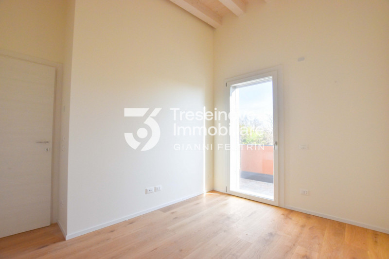 (Per INFO Feltrin ing. Gianni 3288349492) Proponiamo in vendita appartamenti al primo piano in fa...