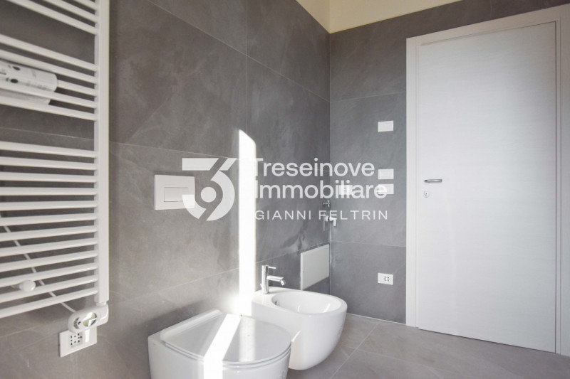 (Per INFO Feltrin ing. Gianni 3288349492) Proponiamo in vendita appartamenti al primo piano in fa...