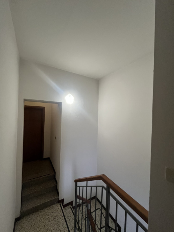 Se stai cercando un'opportunità unica nel cuore della natura, questa proprietà ubicata nel comune...