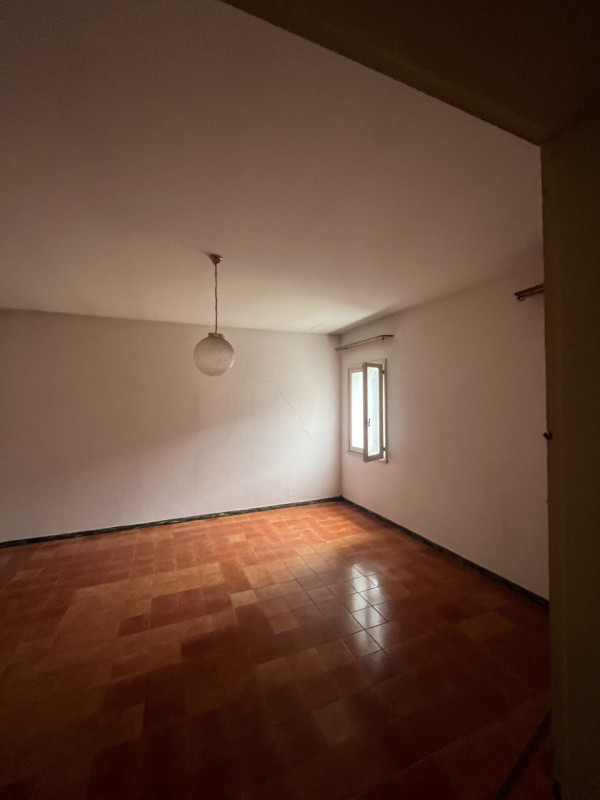 Se stai cercando un'opportunità unica nel cuore della natura, questa proprietà ubicata nel comune...