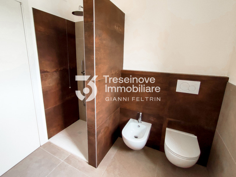 (Per INFO Simone 3427586513) Si propone in vendita luminoso appartamento in bioedilizia situato n...