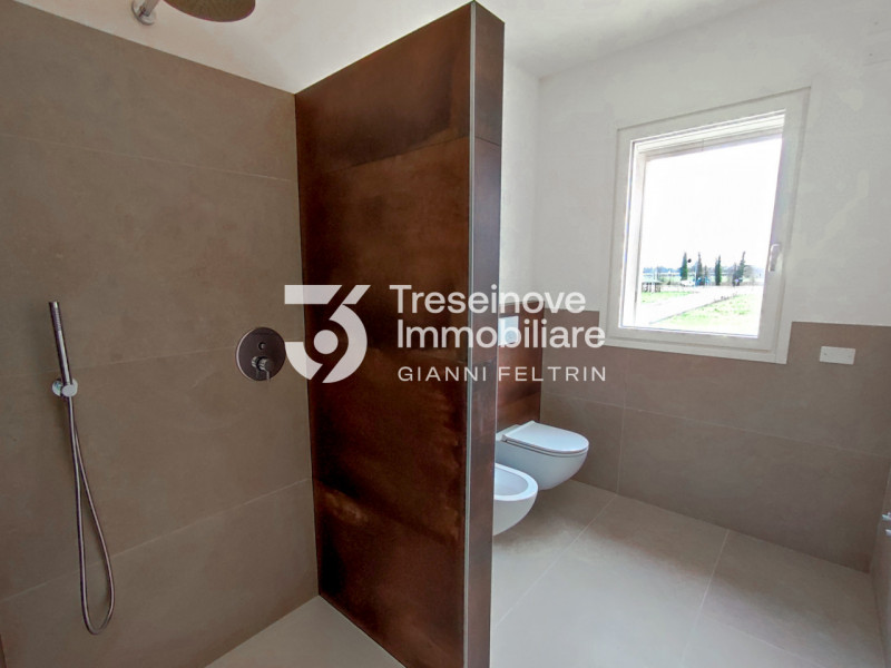 (Per INFO Simone 3427586513) Si propone in vendita luminoso appartamento in bioedilizia situato n...