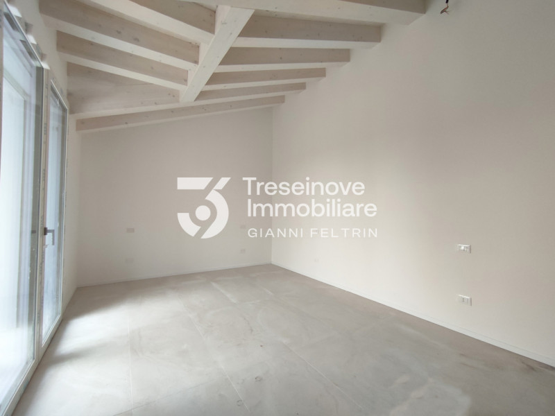 (Per INFO Simone 3427586513) Si propone in vendita attico all'ultimo piano di una nuova palazzina...