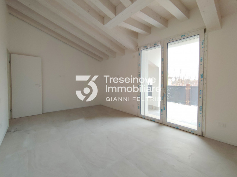 (Per INFO Simone 3427586513) Si propone in vendita attico all'ultimo piano di una nuova palazzina...