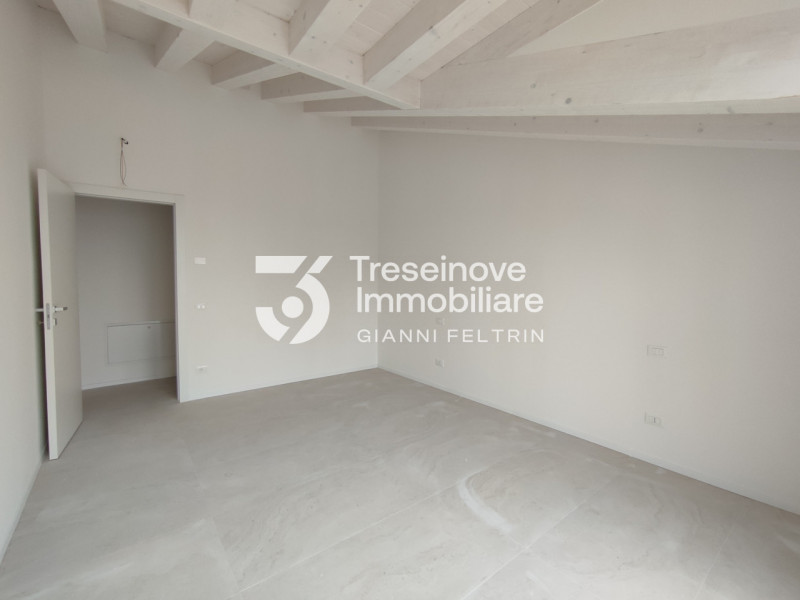 (Per INFO Simone 3427586513) Si propone in vendita attico all'ultimo piano di una nuova palazzina...