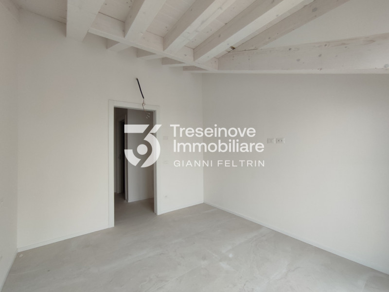 (Per INFO Simone 3427586513) Si propone in vendita attico all'ultimo piano di una nuova palazzina...