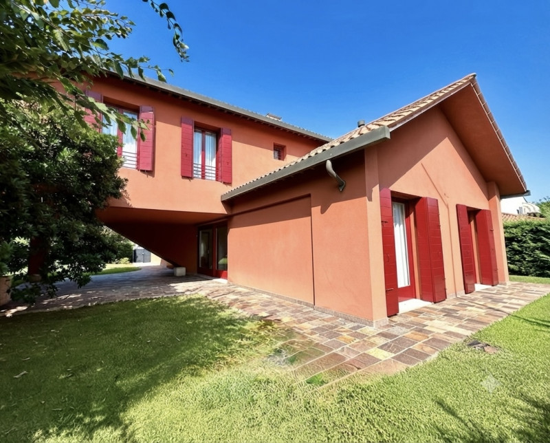 (Per INFO 3316190143) A Trebaseleghe, in zona centrale, proponiamo in vendita una casa singola di...