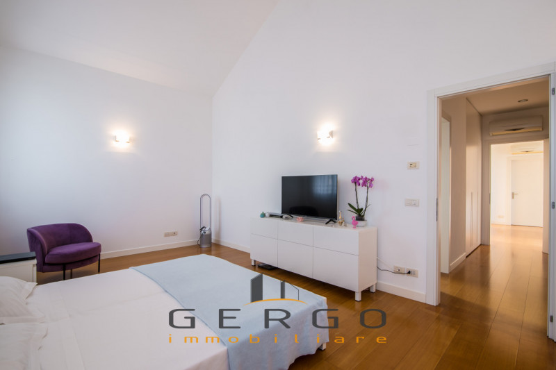 (Per INFO 3316190143) A Trebaseleghe, in zona centrale, proponiamo in vendita una casa singola di...