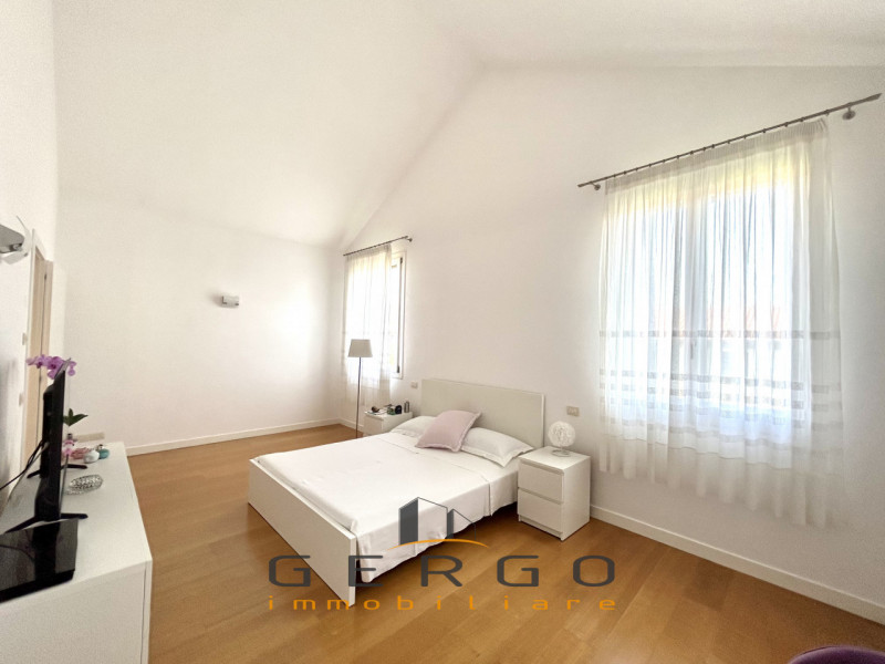 (Per INFO 3316190143) A Trebaseleghe, in zona centrale, proponiamo in vendita una casa singola di...